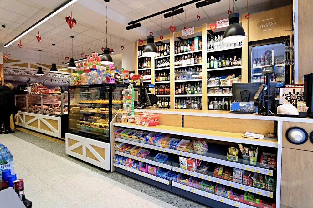 Remont i wyposażenie sklepu spożywczego Tatra Market w Kościelisku (99 m²)